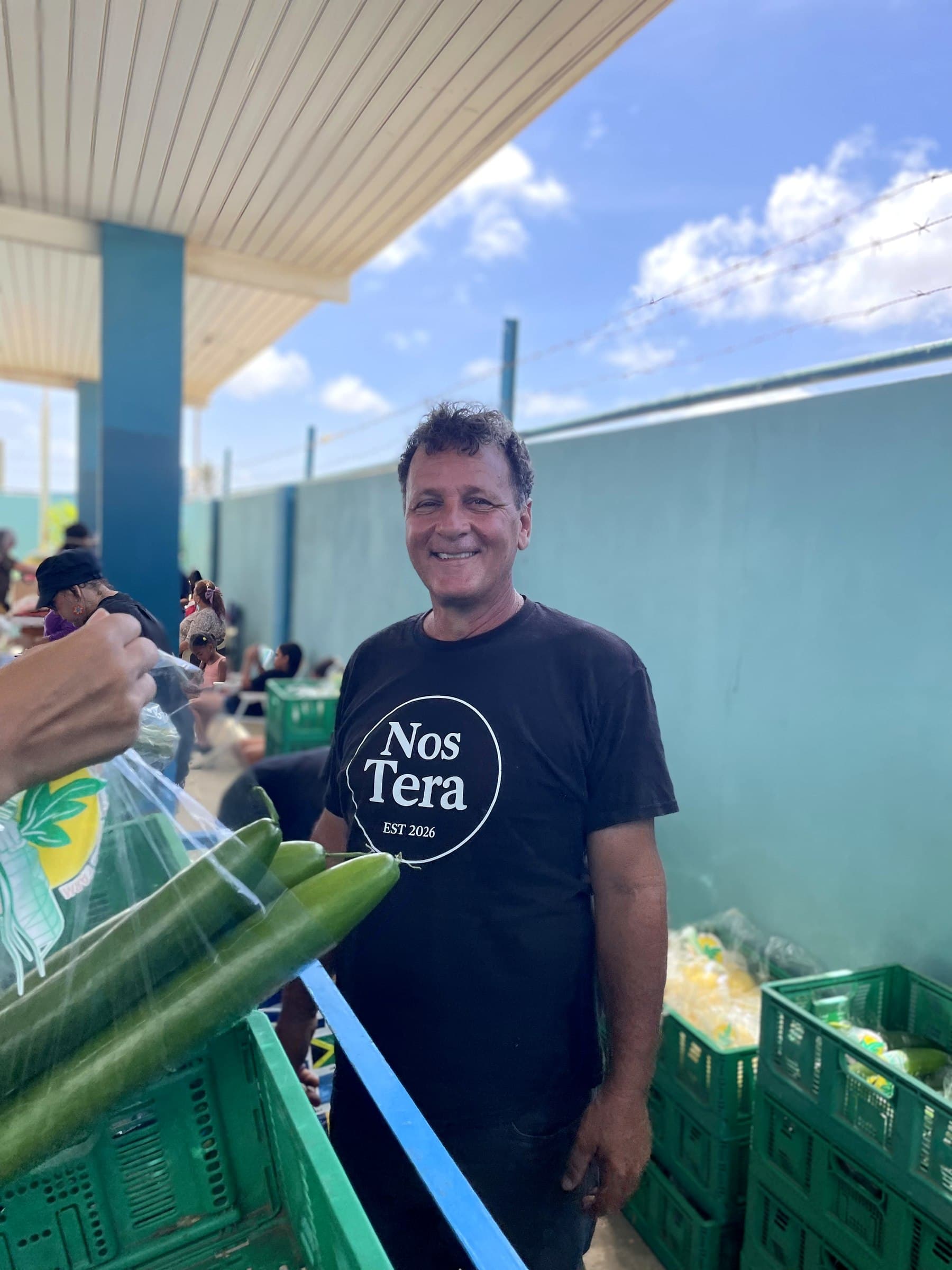 Ari Lichtenstein at his Mercado Cunukero stand on a Saturday morning
